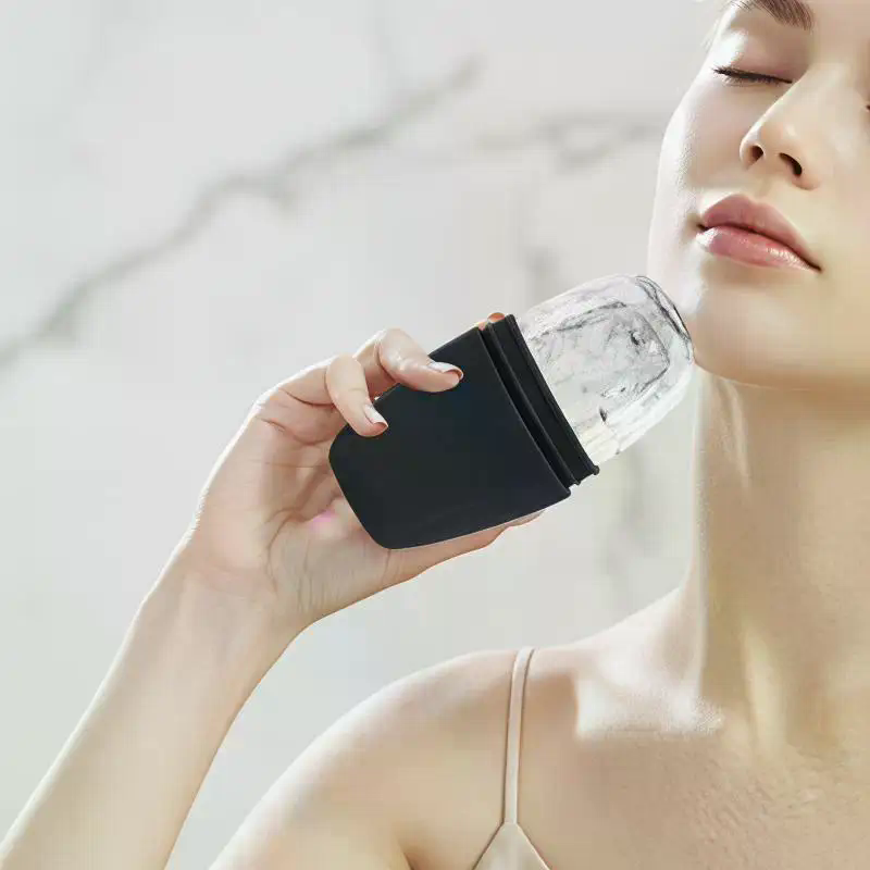 ลูกกลิ้งน้ำแข็งซิลิโคนสำหรับใบ - Face Ice Roller Puffiness บทวิจารณ์และราคา